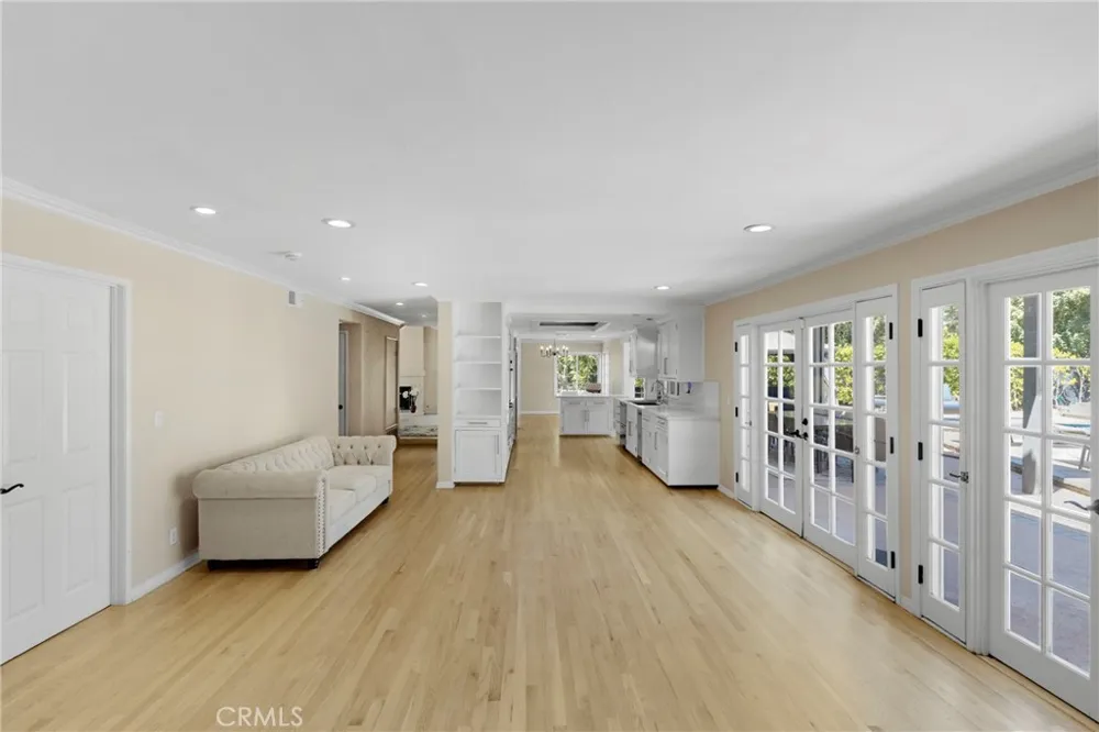 21335 Dove Chatsworth, CA 91311