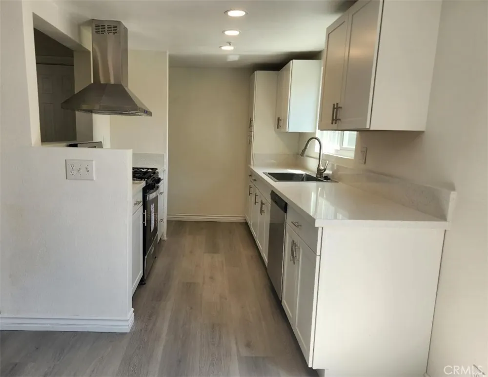 1573 S Reservoir Street #j Pomona, CA 91766