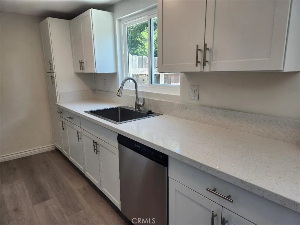 1573 S Reservoir Street #j Pomona, CA 91766