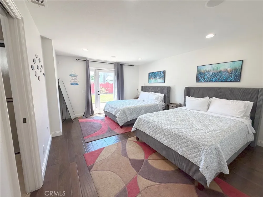 6812 Chapman Garden Grove, CA 92845