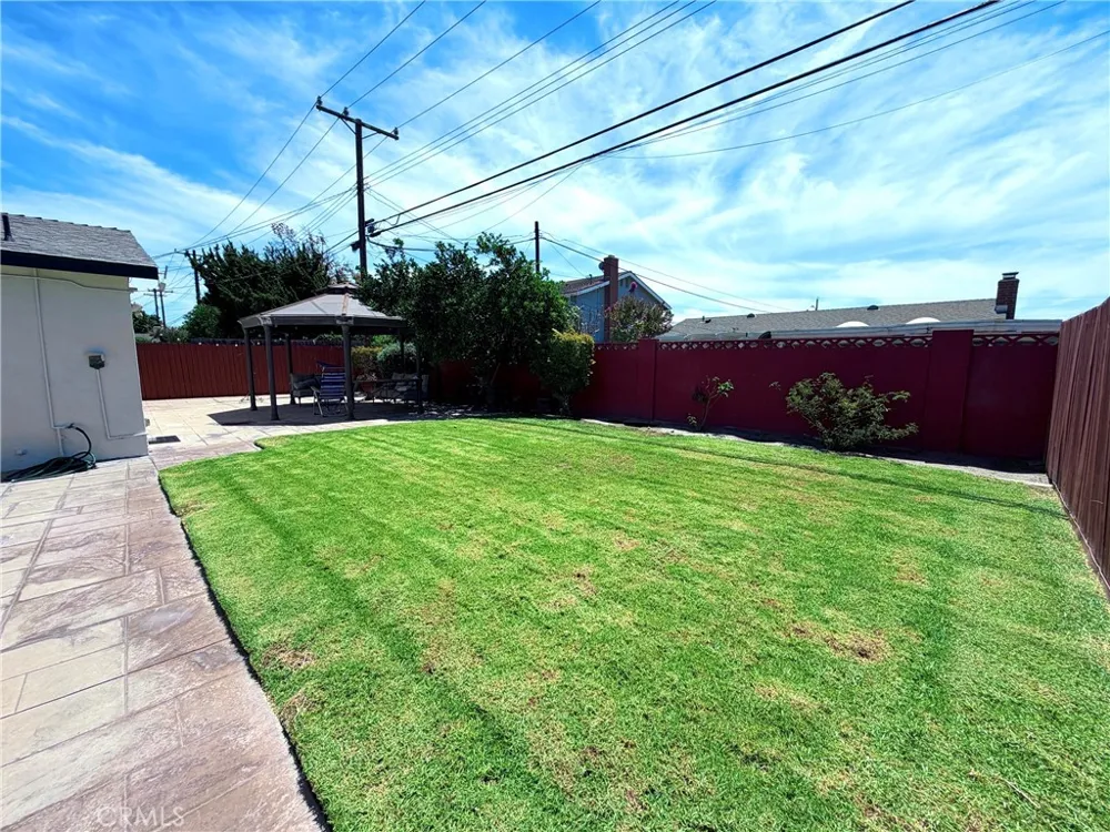 6812 Chapman Garden Grove, CA 92845