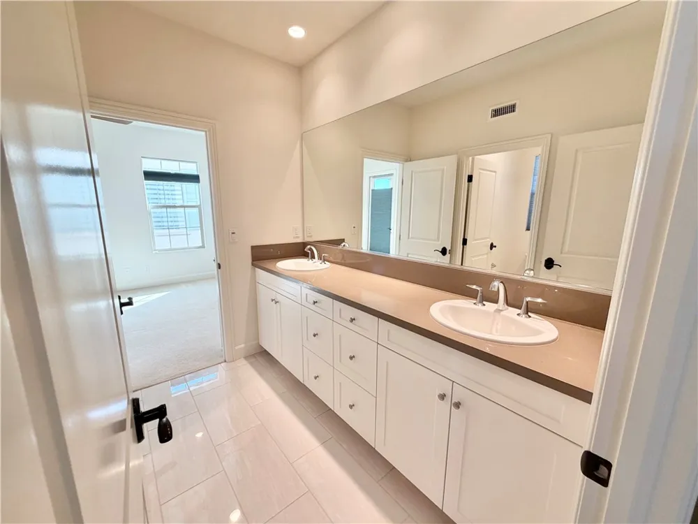 110 Briar Rose Irvine, CA 92618