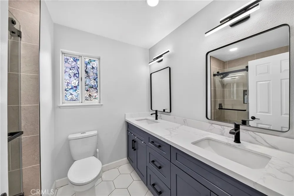 16027 Crestline La Mirada, CA 90638