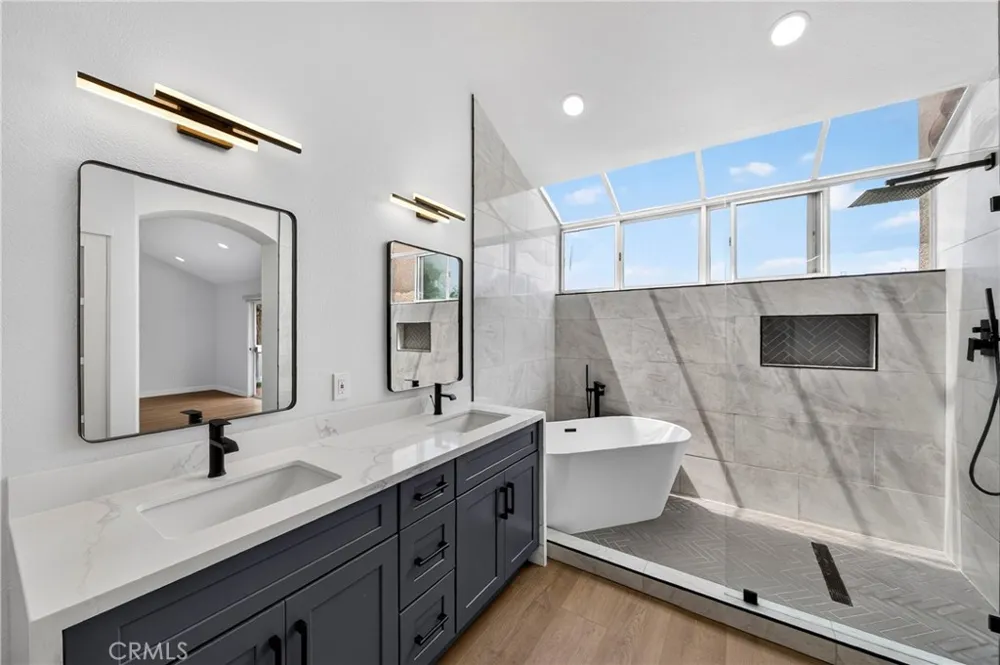 16027 Crestline La Mirada, CA 90638