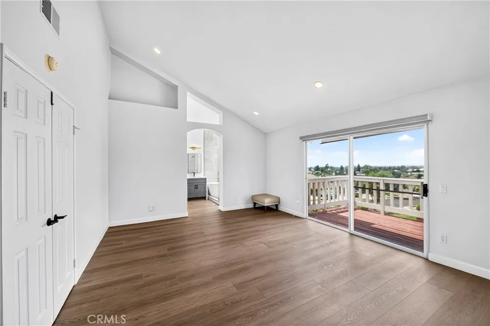 16027 Crestline La Mirada, CA 90638