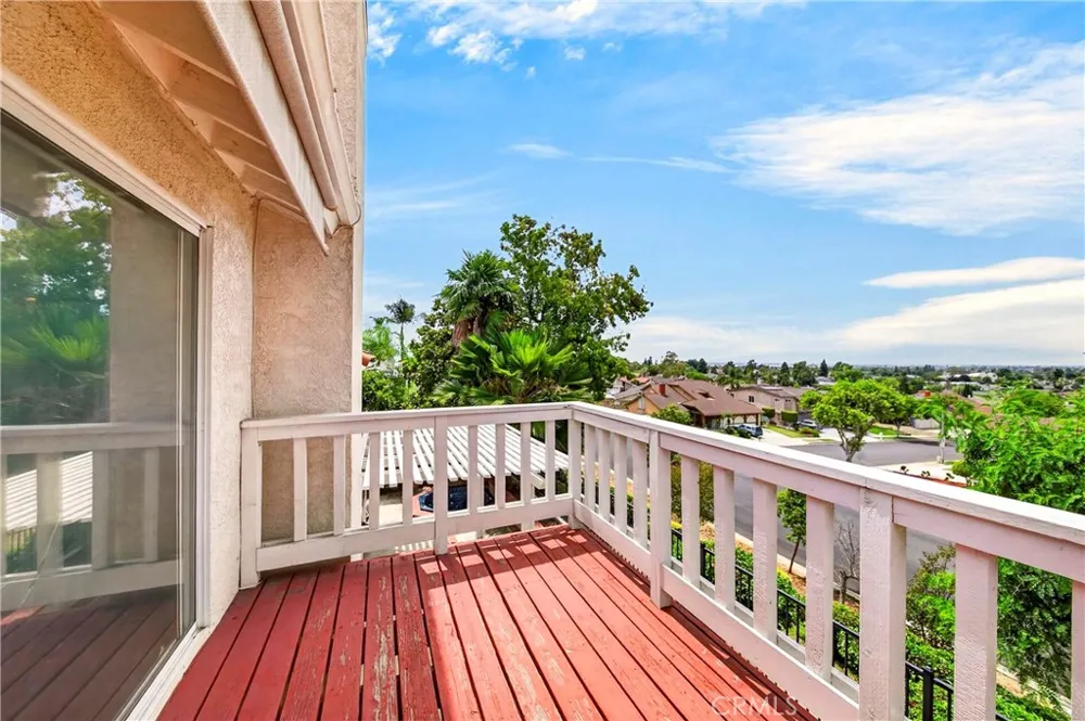 16027 Crestline La Mirada, CA 90638