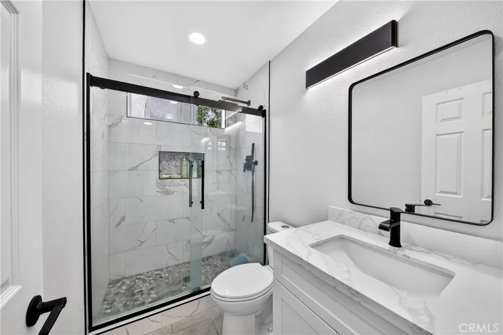 16027 Crestline La Mirada, CA 90638