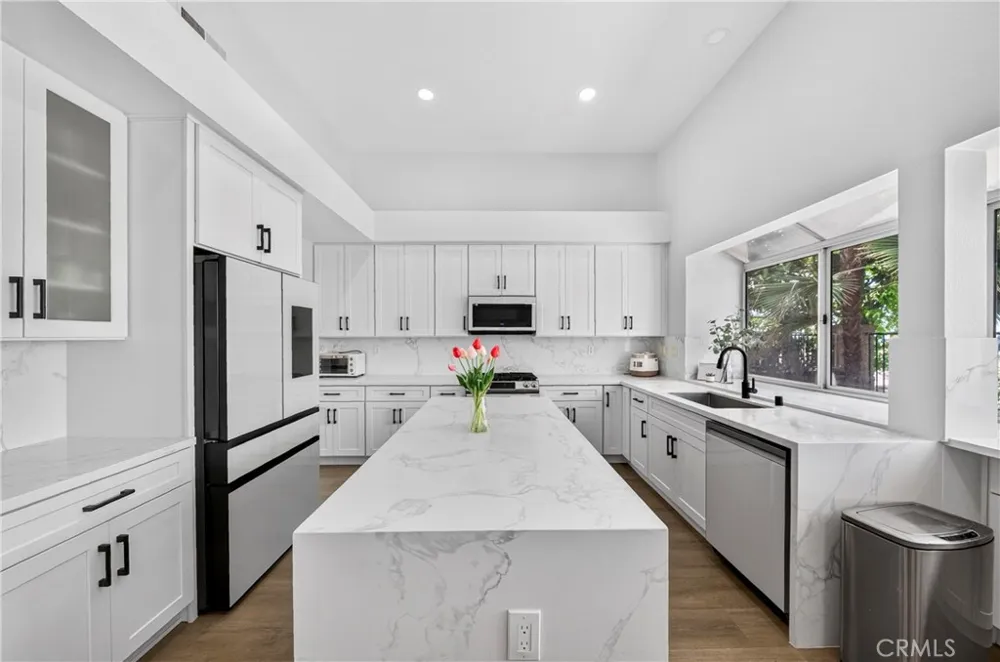 16027 Crestline La Mirada, CA 90638