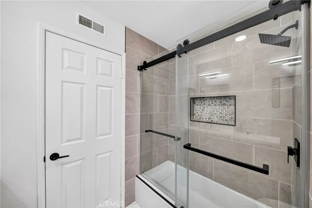 16027 Crestline La Mirada, CA 90638