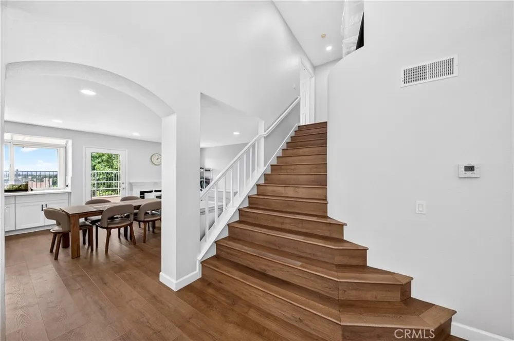 16027 Crestline La Mirada, CA 90638