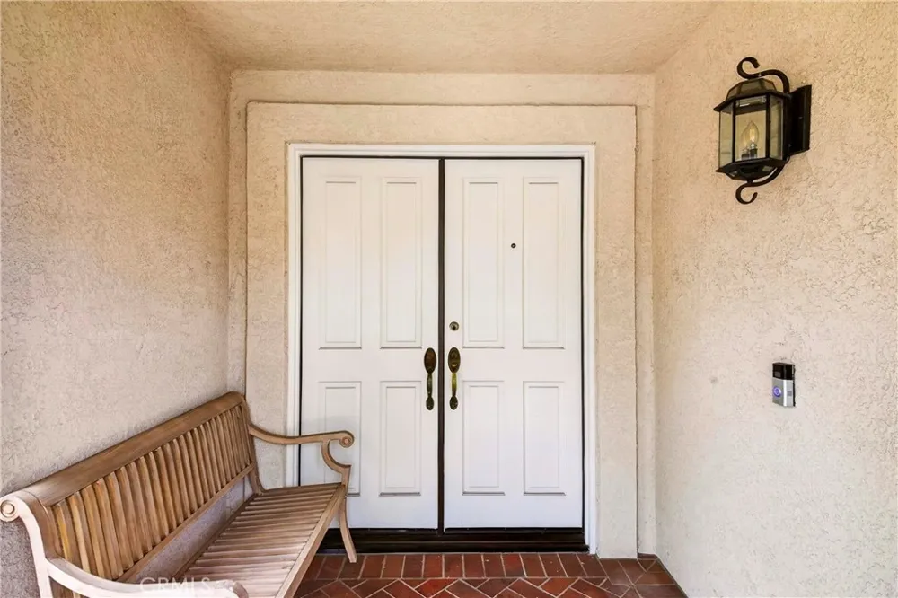16027 Crestline La Mirada, CA 90638