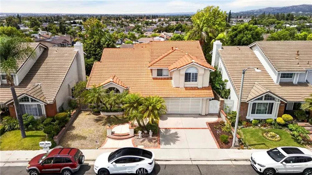 16027 Crestline La Mirada, CA 90638