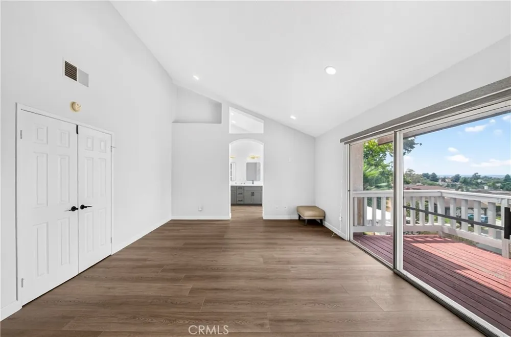 16027 Crestline La Mirada, CA 90638