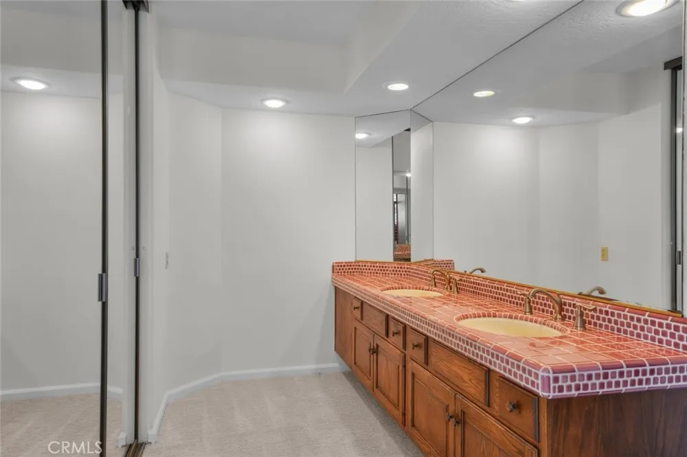 981 Bayside Cove #405 Newport Beach, CA 92660