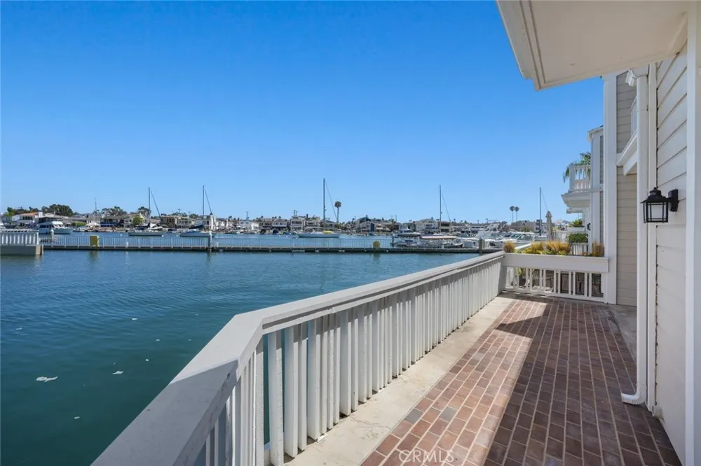 981 Bayside Cove #405 Newport Beach, CA 92660