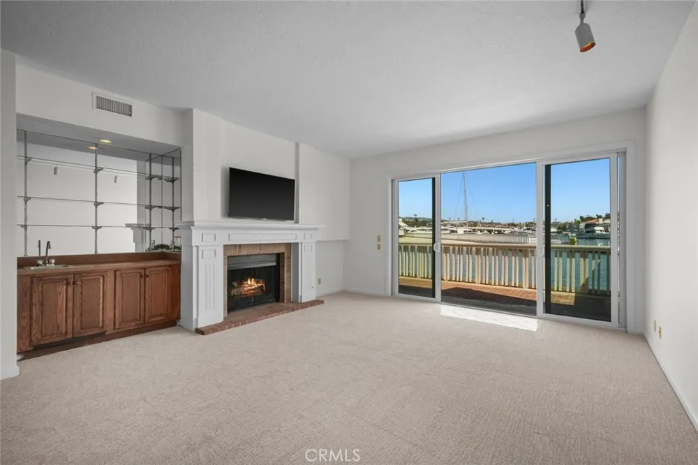 981 Bayside Cove #405 Newport Beach, CA 92660