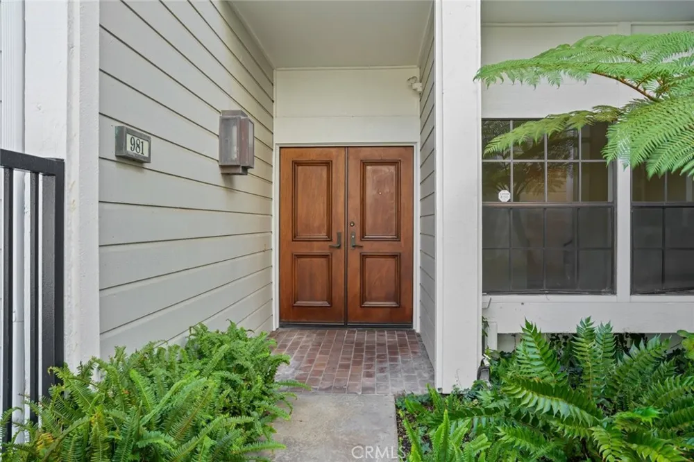 981 Bayside Cove #405 Newport Beach, CA 92660