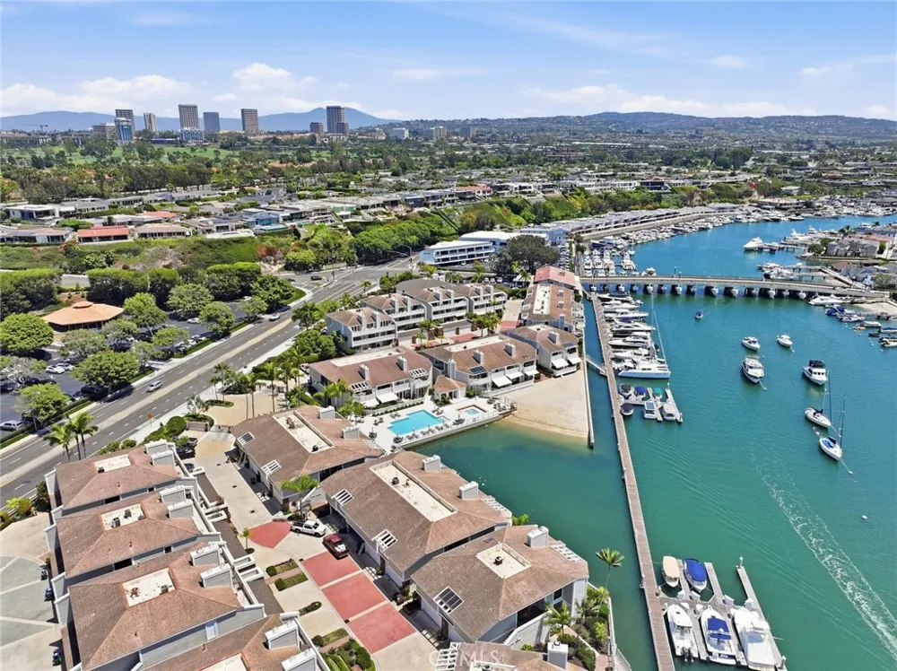 981 Bayside Cove #405 Newport Beach, CA 92660