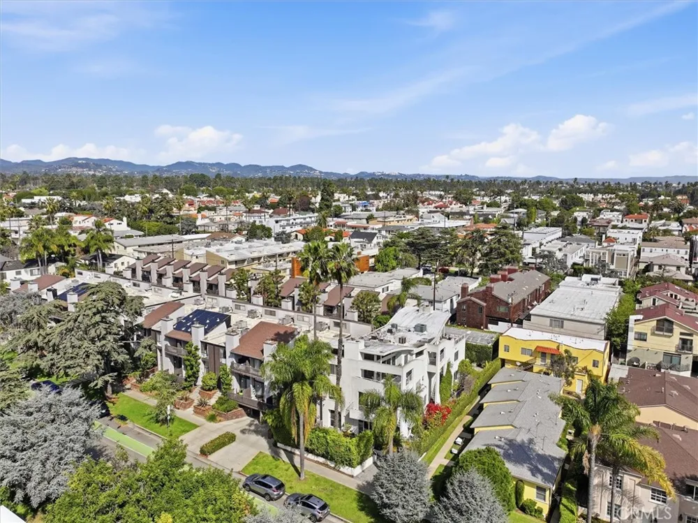 943 14th Street #101 Santa Monica, CA 90403