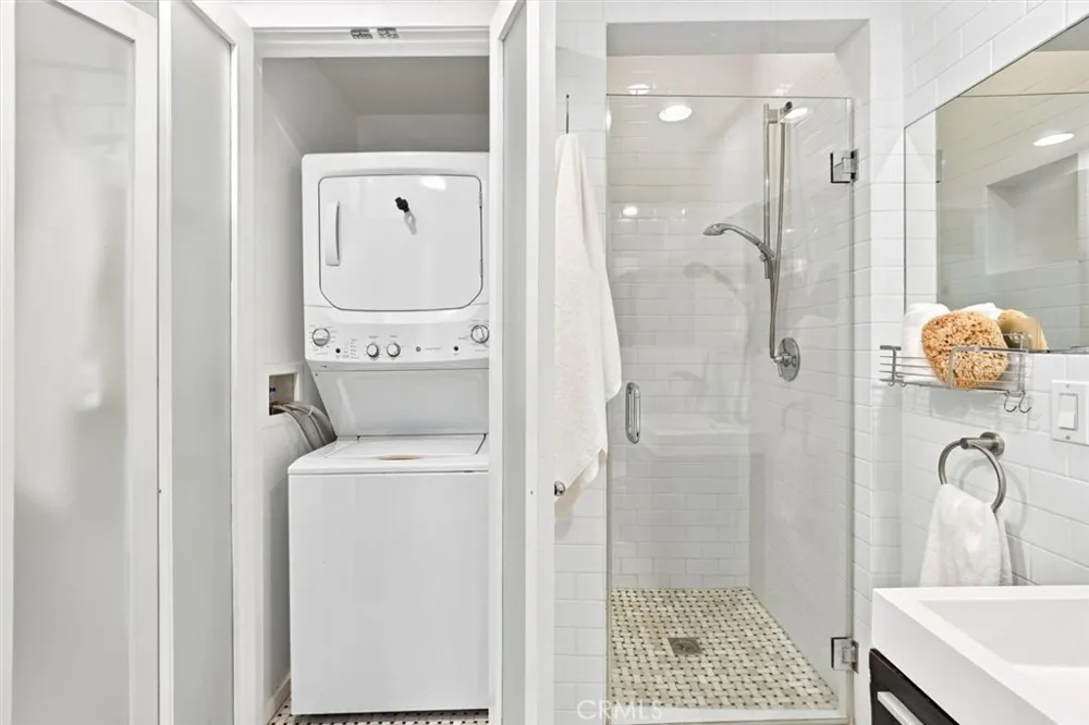 943 14th Street #101 Santa Monica, CA 90403