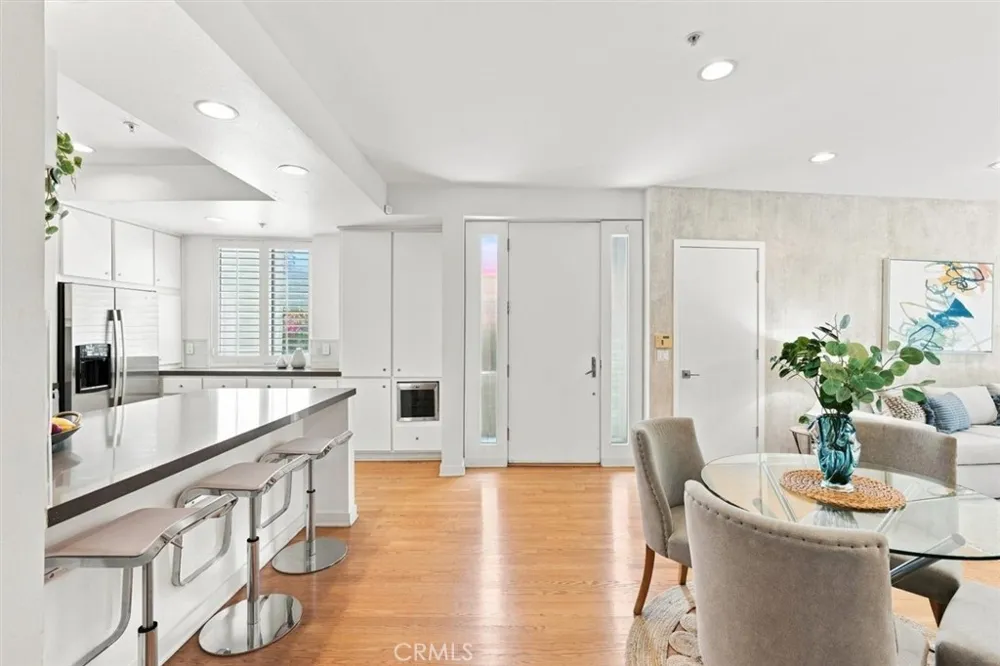 943 14th Street #101 Santa Monica, CA 90403