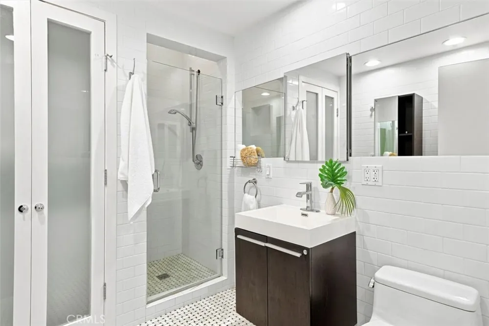 943 14th Street #101 Santa Monica, CA 90403