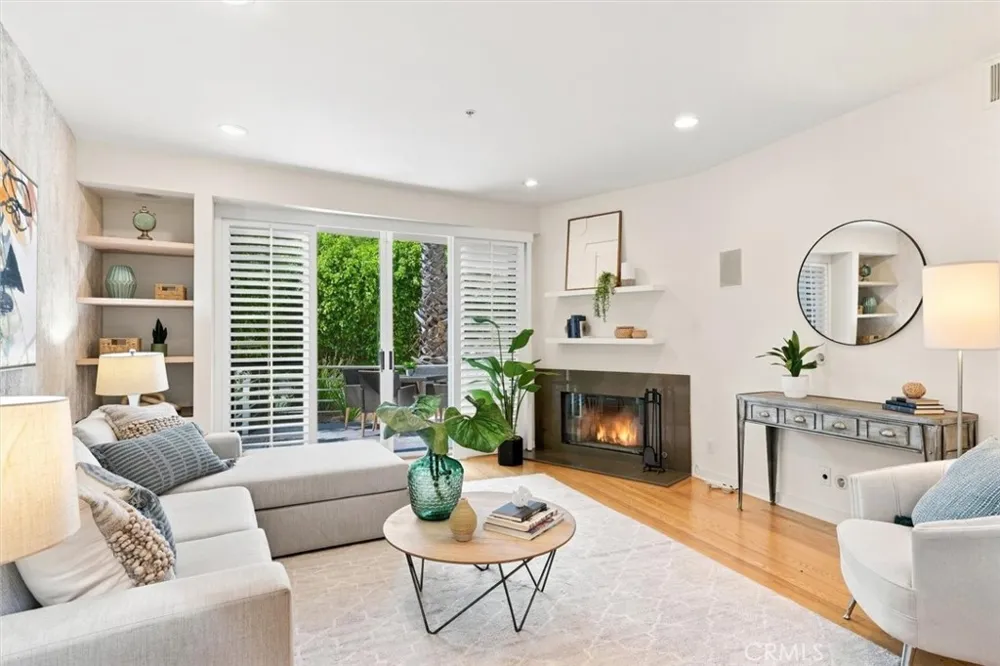 943 14th Street #101 Santa Monica, CA 90403