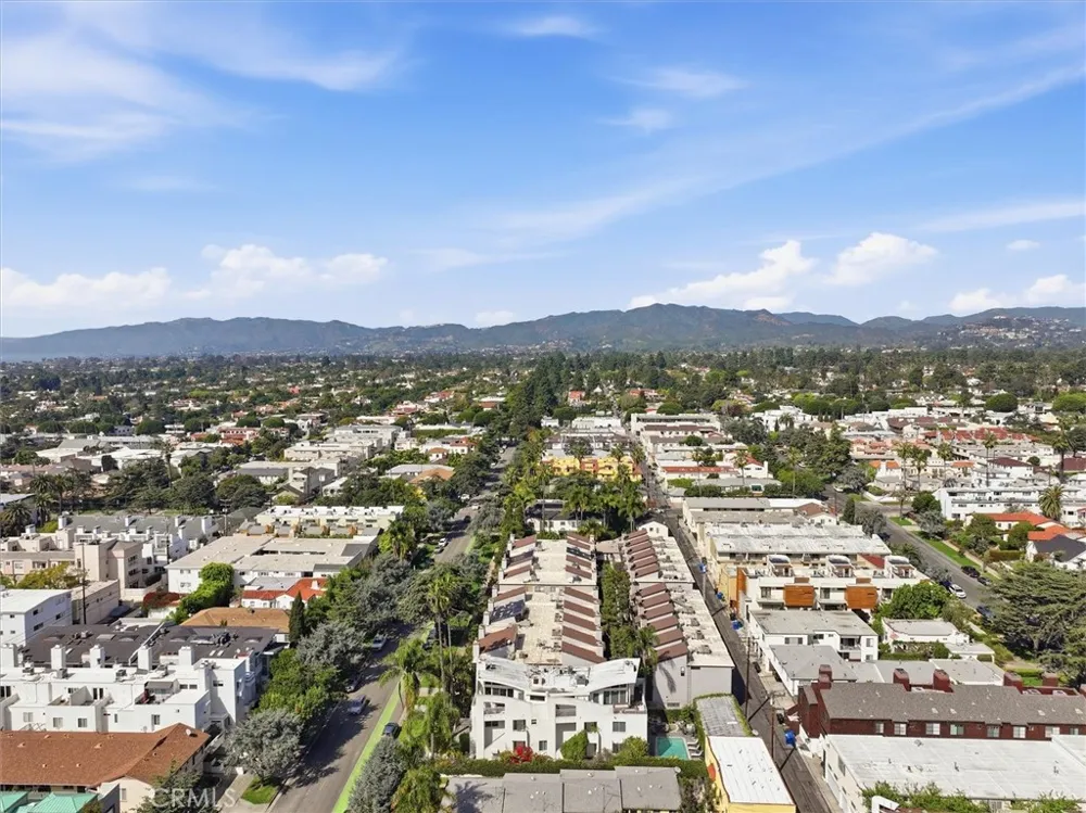 943 14th Street #101 Santa Monica, CA 90403