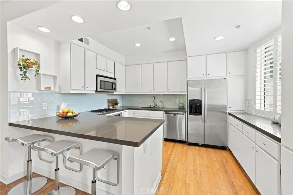 943 14th Street #101 Santa Monica, CA 90403
