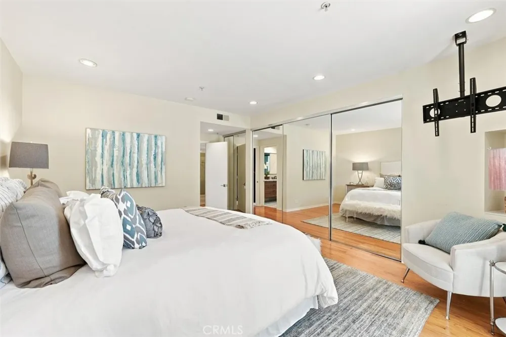 943 14th Street #101 Santa Monica, CA 90403