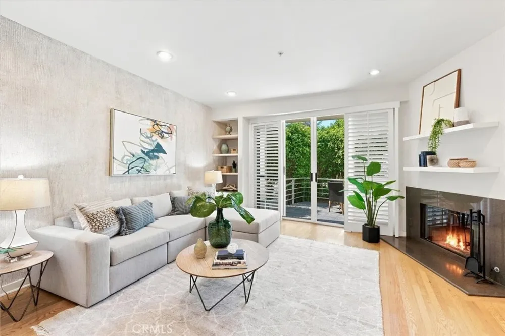 943 14th Street #101 Santa Monica, CA 90403