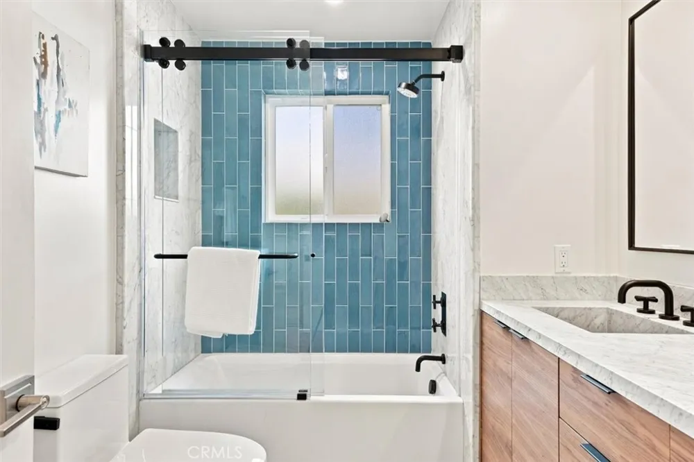 943 14th Street #101 Santa Monica, CA 90403