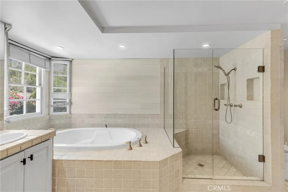 21335 Dove Chatsworth, CA 91311