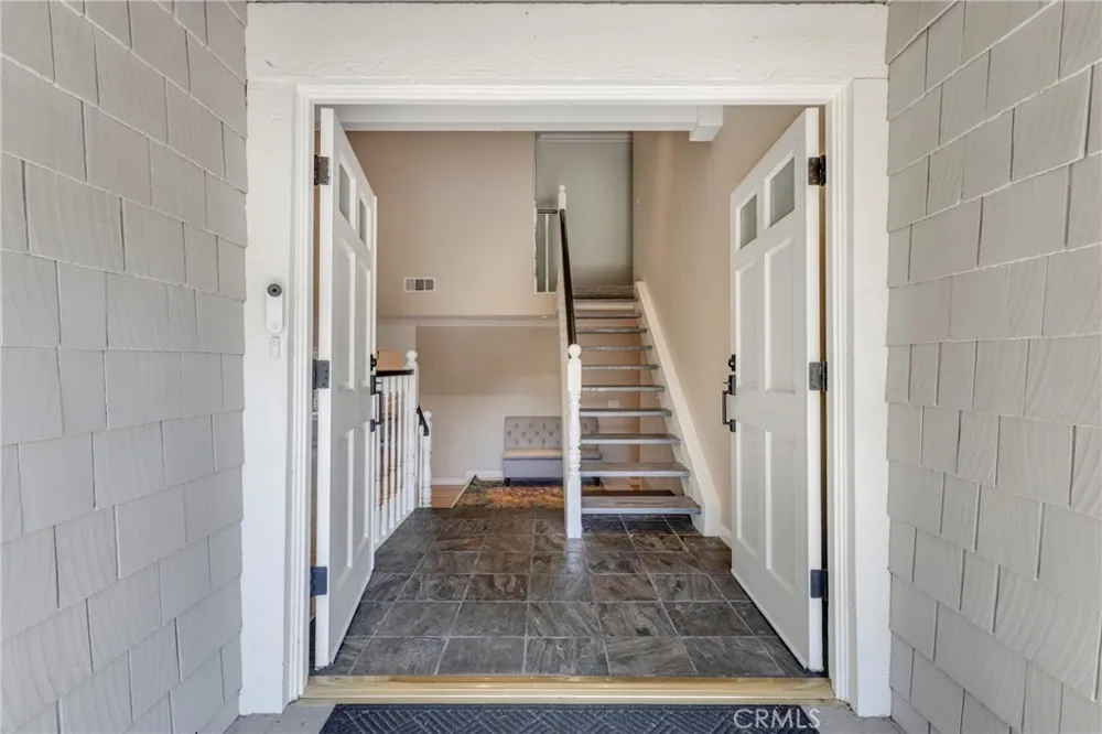 21335 Dove Chatsworth, CA 91311