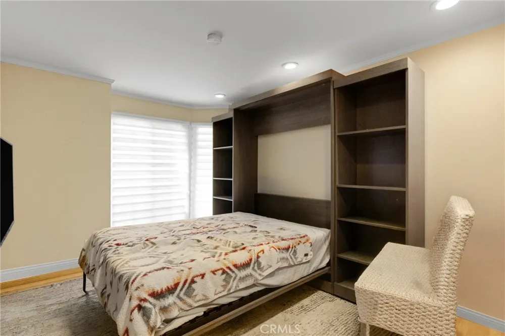 21335 Dove Chatsworth, CA 91311