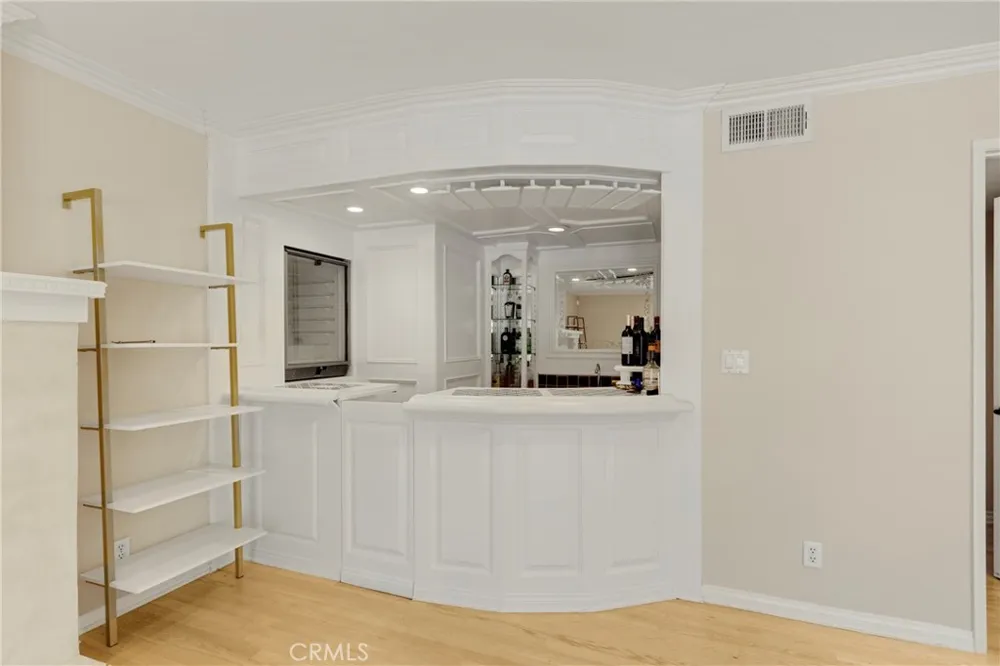 21335 Dove Chatsworth, CA 91311
