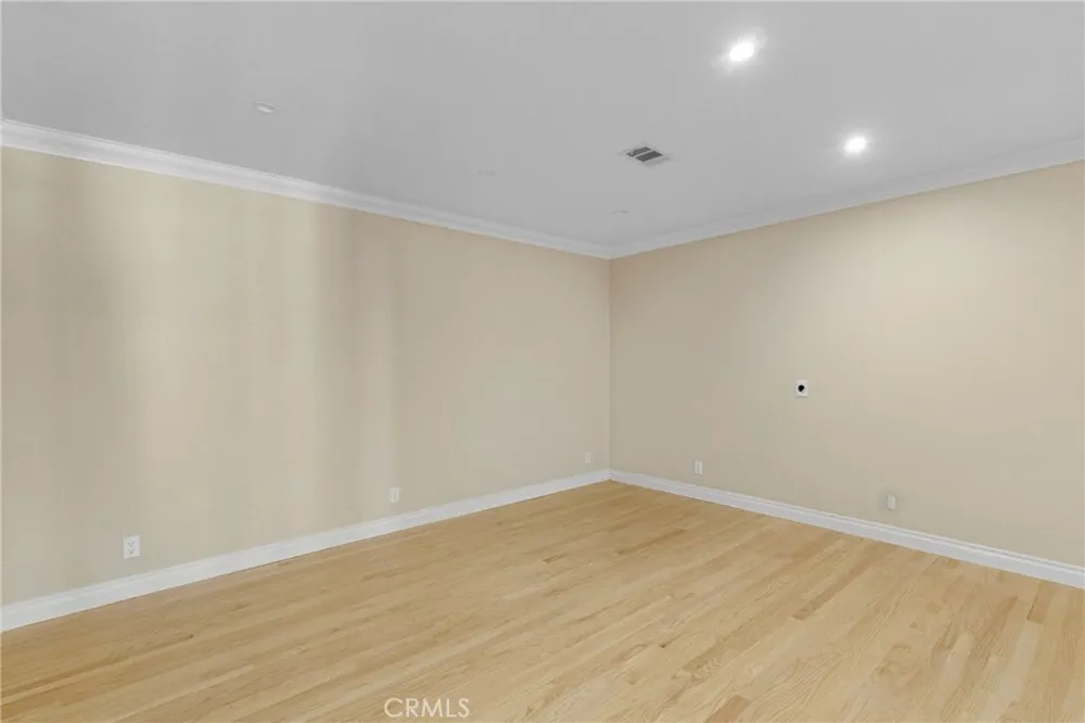 21335 Dove Chatsworth, CA 91311