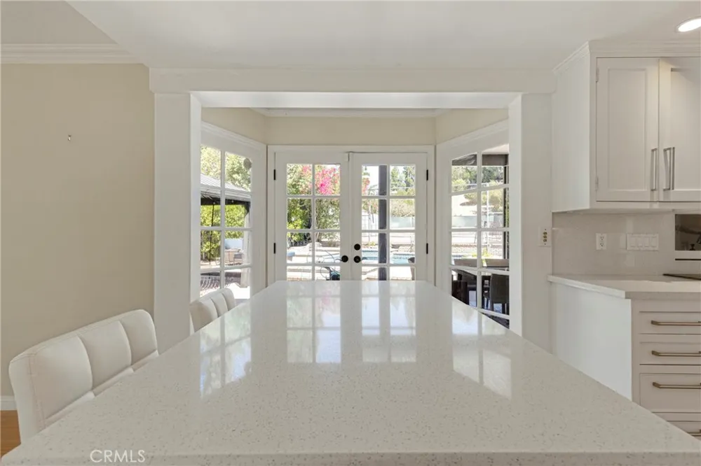 21335 Dove Chatsworth, CA 91311