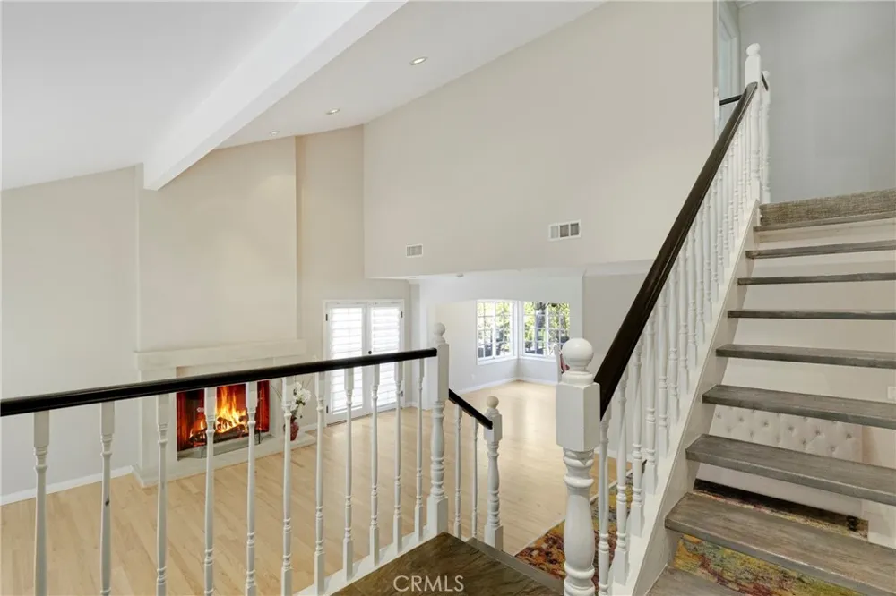 21335 Dove Chatsworth, CA 91311