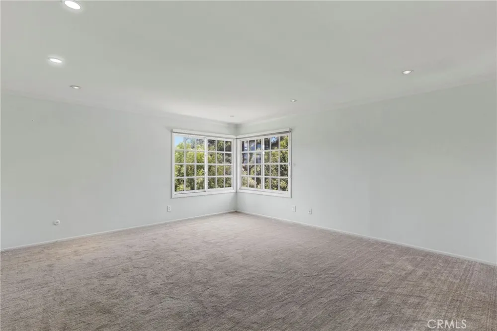 21335 Dove Chatsworth, CA 91311