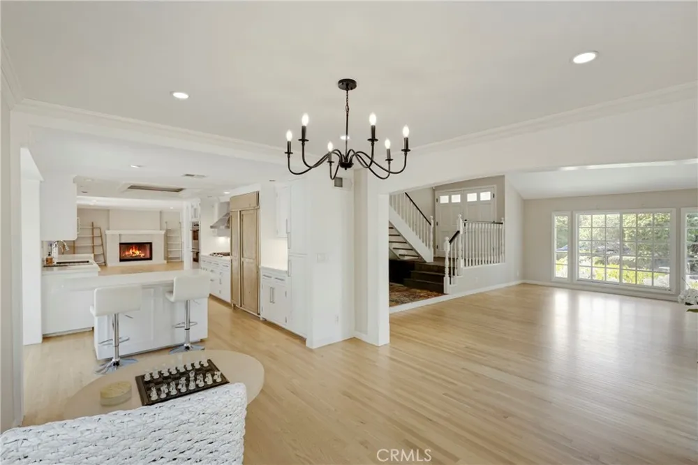 21335 Dove Chatsworth, CA 91311