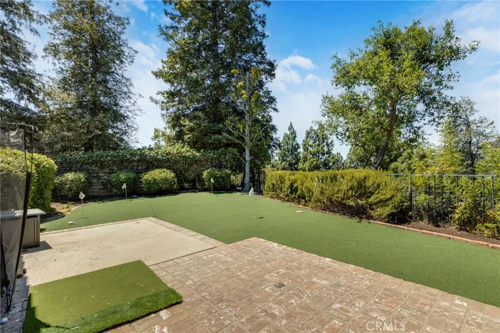 21335 Dove Chatsworth, CA 91311
