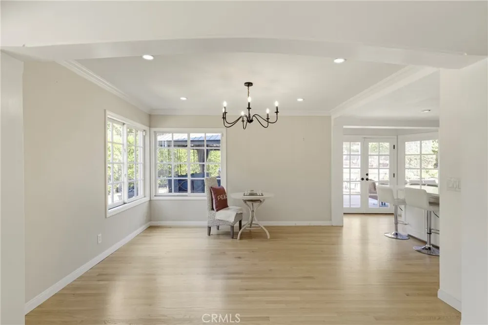 21335 Dove Chatsworth, CA 91311