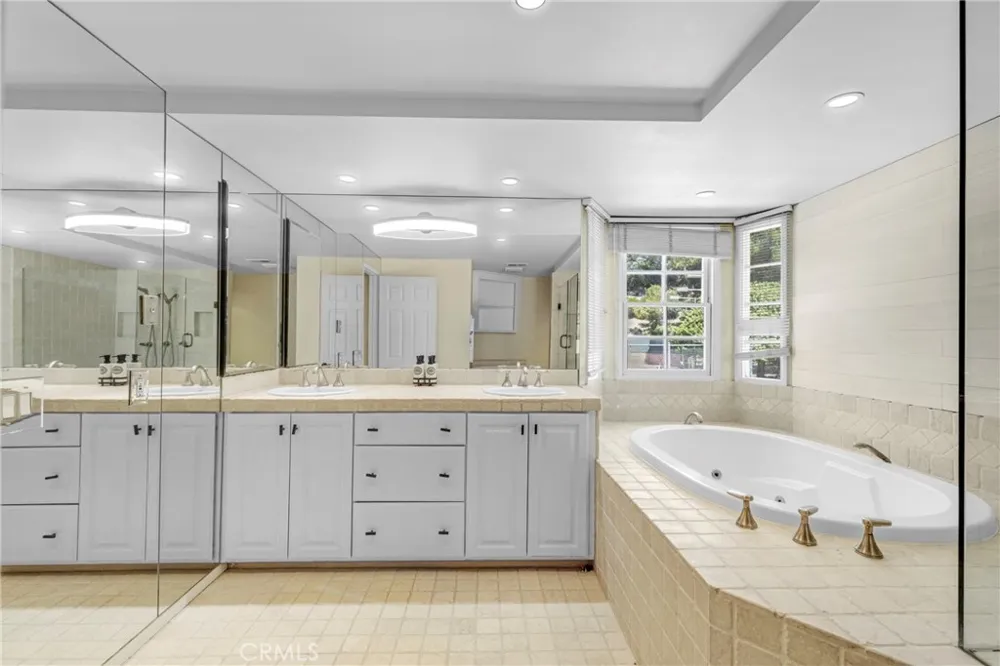 21335 Dove Chatsworth, CA 91311