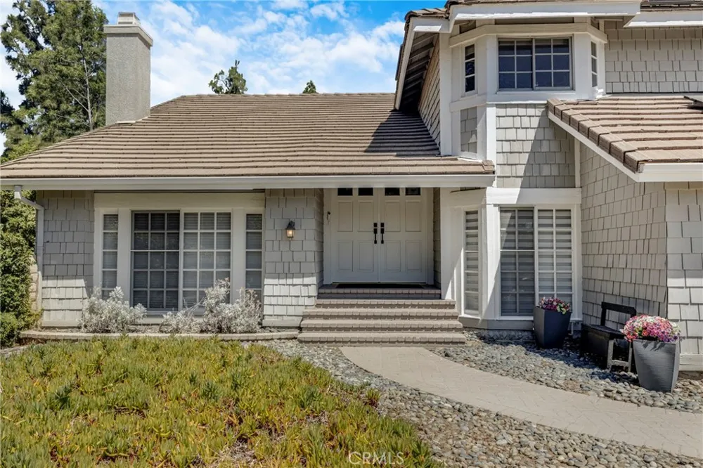 21335 Dove Chatsworth, CA 91311