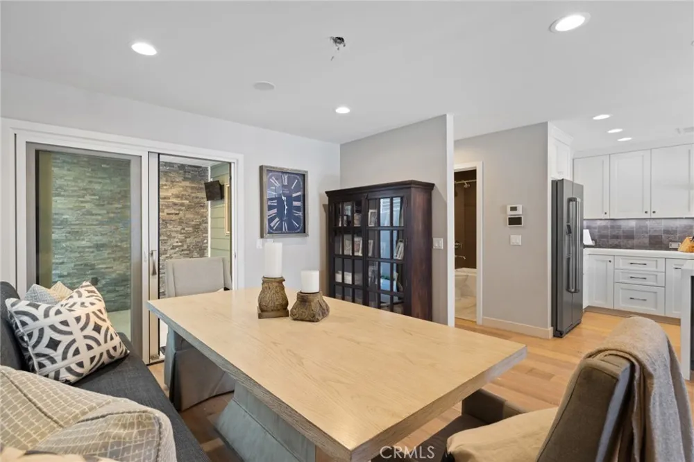 219 Diamond Avenue Newport Beach, CA 92662