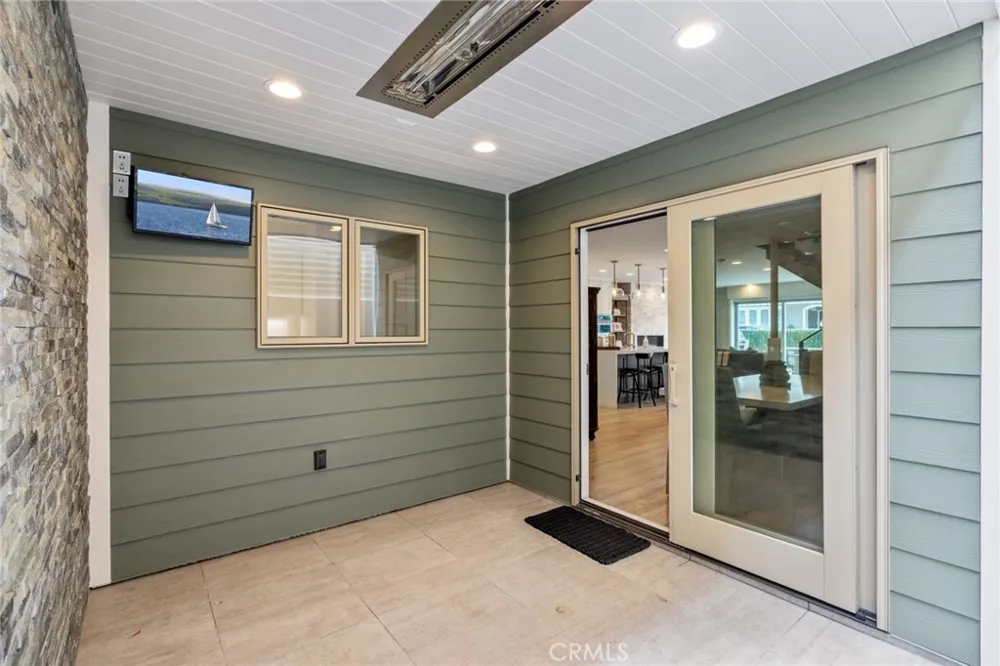 219 Diamond Avenue Newport Beach, CA 92662