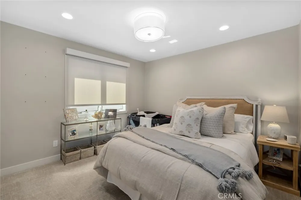 219 Diamond Avenue Newport Beach, CA 92662