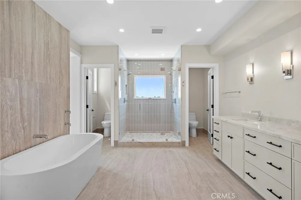 22661 Sweetmeadow Mission Viejo, CA 92692