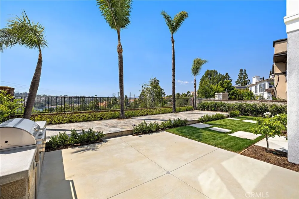 22661 Sweetmeadow Mission Viejo, CA 92692